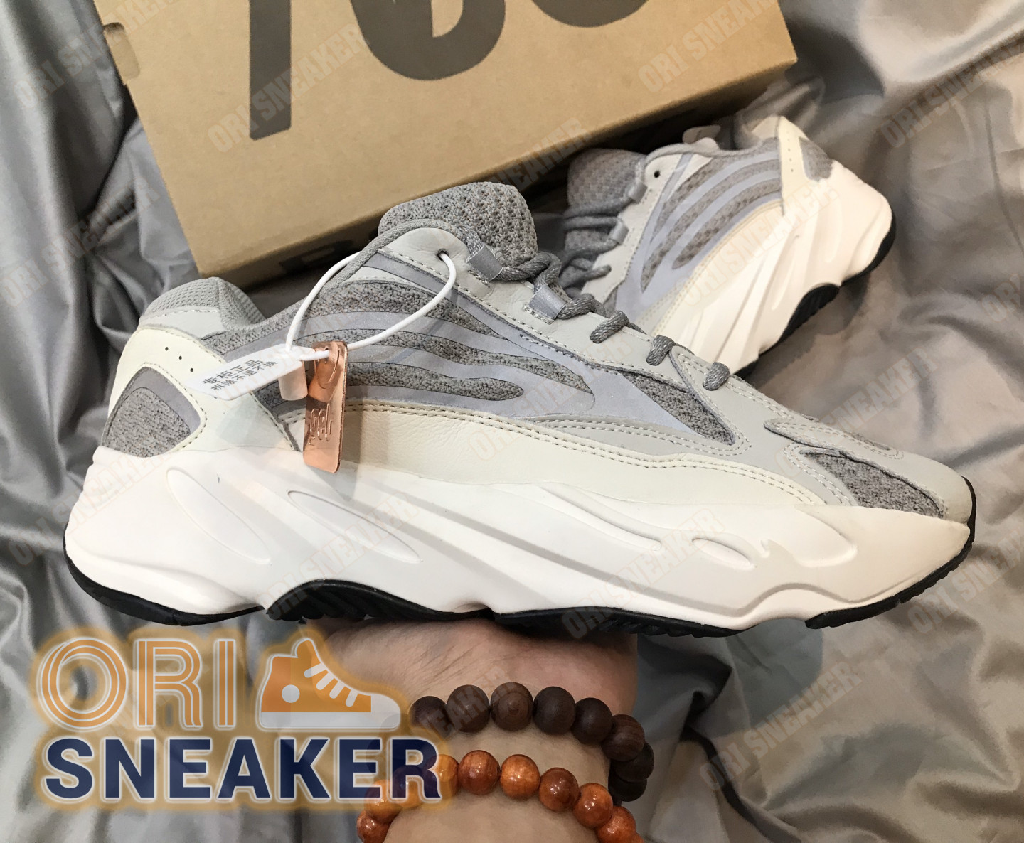 Giày Adidas Yeezy 700 V2 Static Trắng Phản Quang Sc