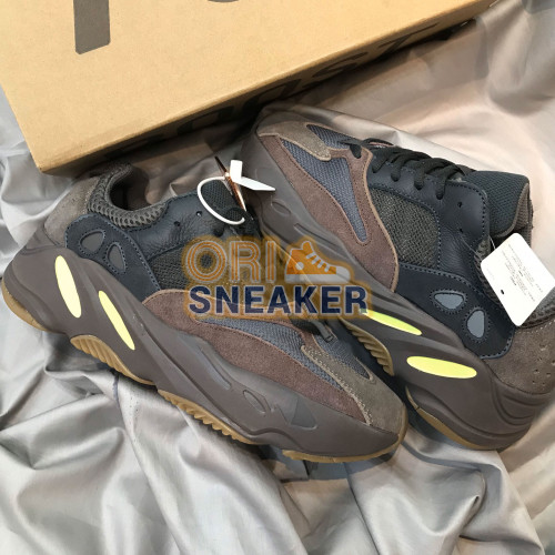 Adidas Yeezy 700 Mauve